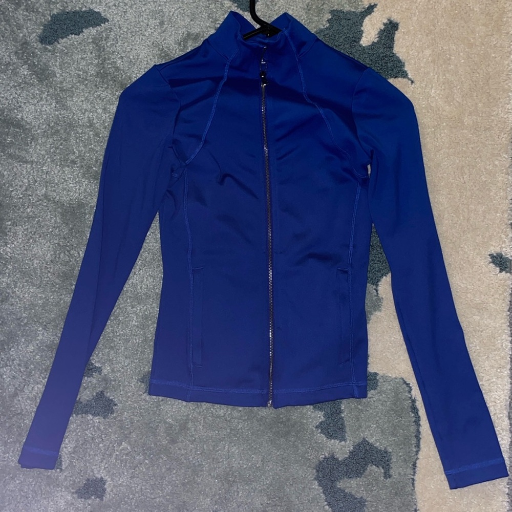 Tight workout zip up